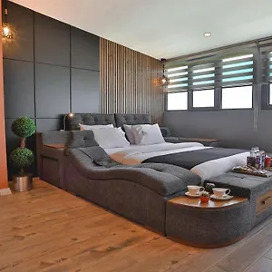 4* Aparthotel Sweet